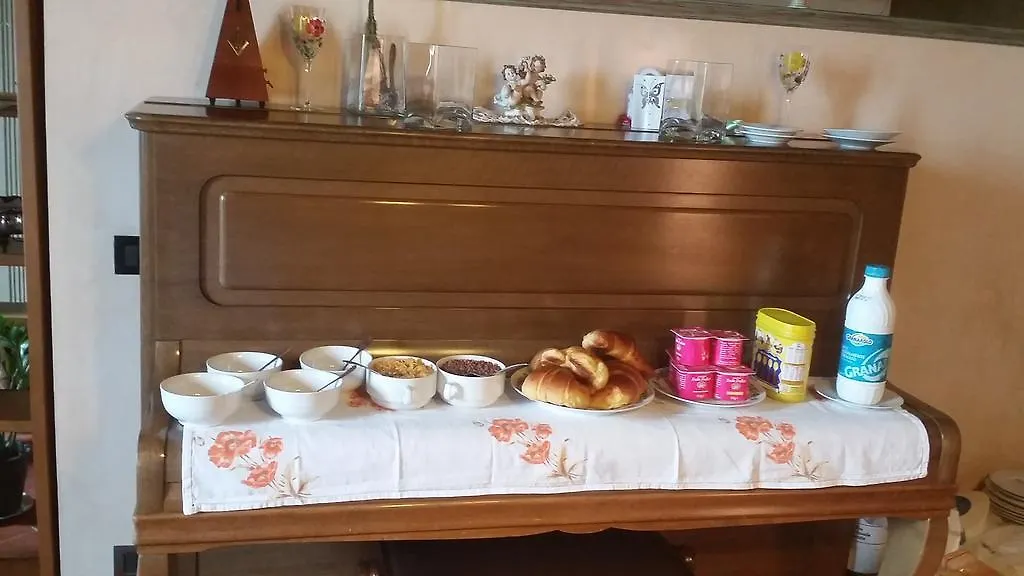 B&B Ca Rossa Bergamo 2*,  Italy